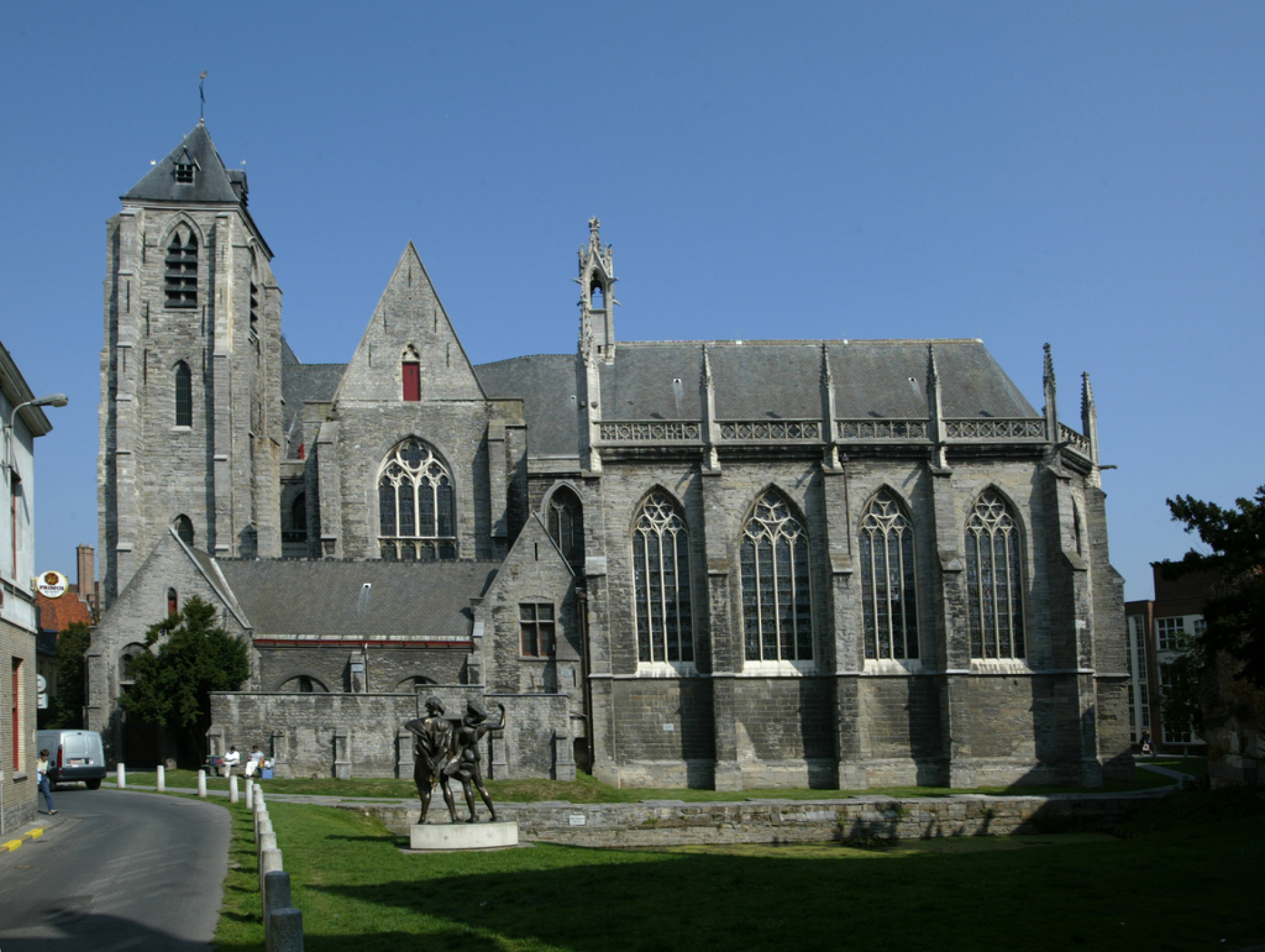 Onze Lieve Vrouwekerk te Kortrijk large