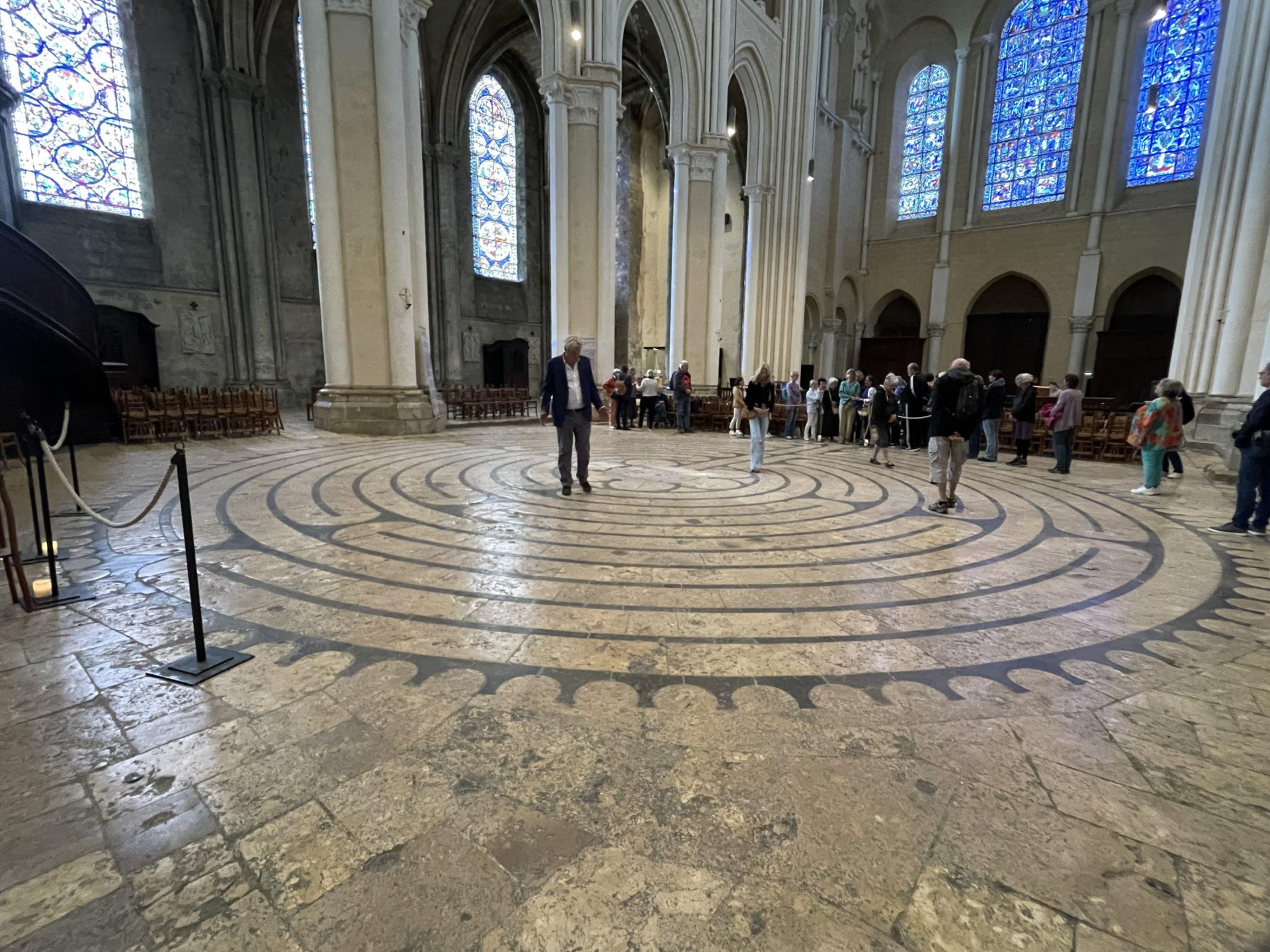 Markant Pelgrimstocht Parijs Chartres labyrint van de kathedraal van chartres